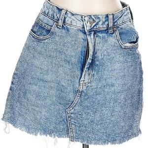 Wild Fable Women's Skirt Mini Denim Medium blue Size 2, EXCELLENT Condition